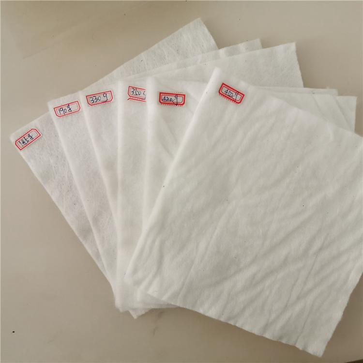 長(zhǎng)絲土工布鋪設(shè)應(yīng)該注意什么